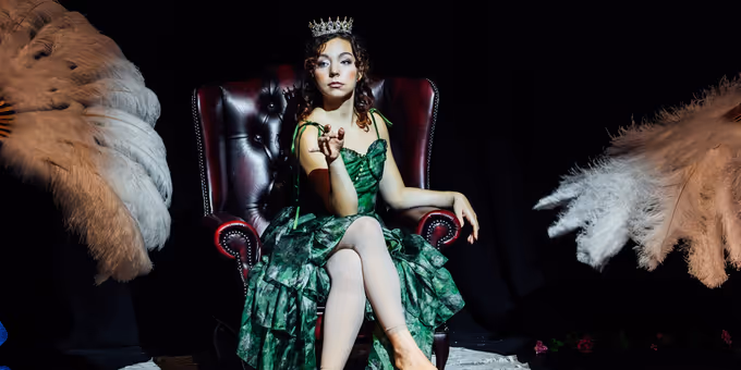 DARLING To Bring Regency-Inspired Circus Spectacle To Brighton Fringe Spiegelten Photos