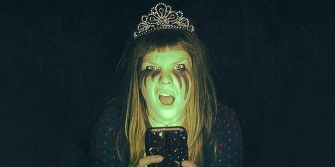 DEAD AIR Comes to Greenwich Theatre Following Edinburgh Fringe Run Photos