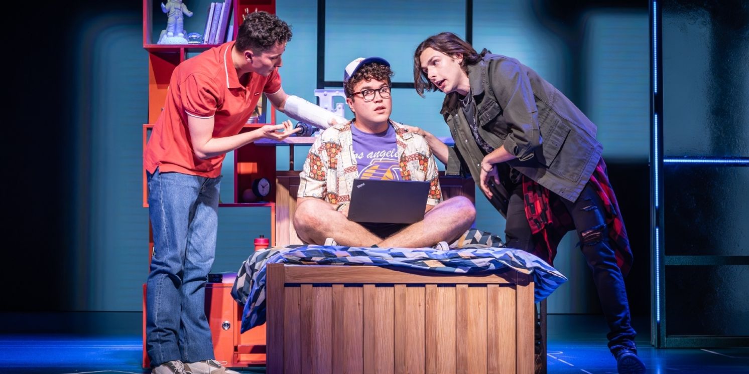 DEAR EVAN HANSEN to Premiere in the Philippines  Image