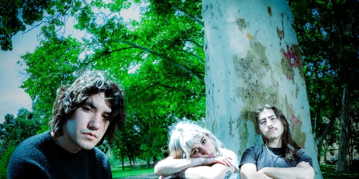 DEUX VISAGES to Tour with SWEET PILL, THE LINDA LINDAS Aug-Oct