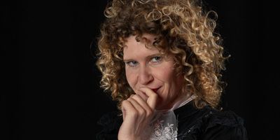 DOLLE MINA is Now Playing at Het Amsterdams Theaterhuis Photo