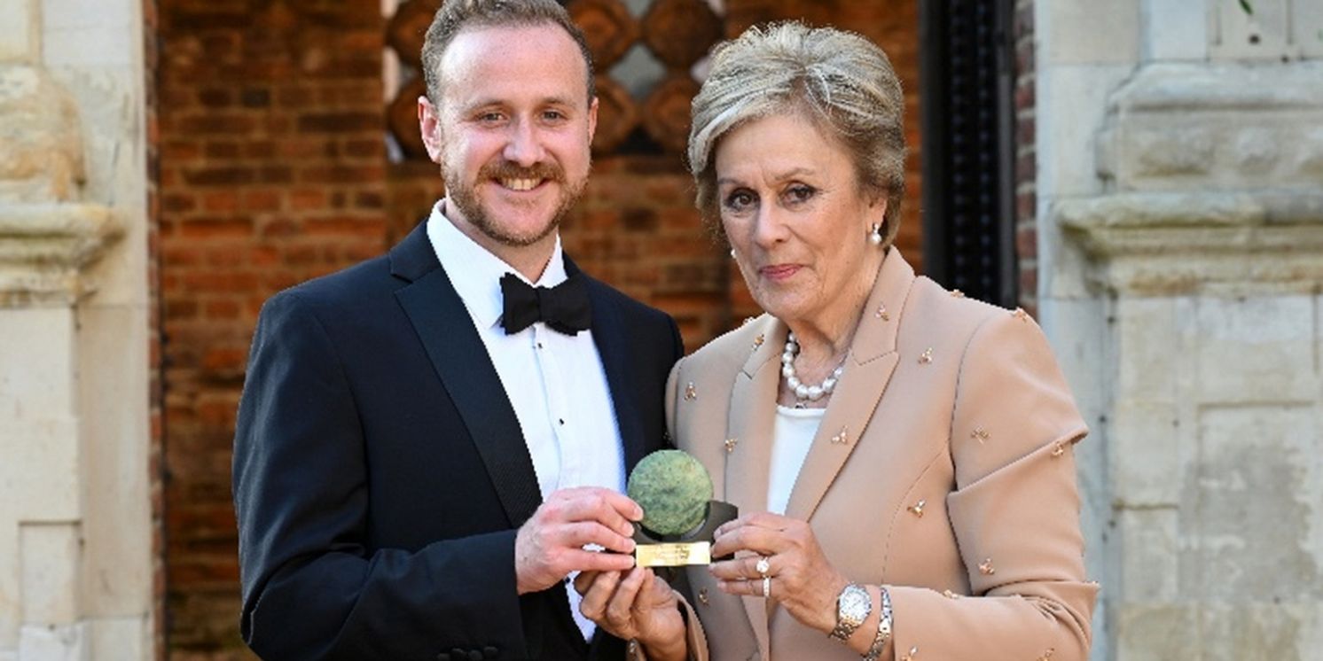 Dame Kiri Te Kanawa Presents The Kiri Te Kanawa Foundation Laureate to Julien Van Mellaerts  Image