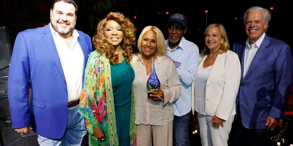 Darlene Love Honored at bergenPAC Women's Luncheon