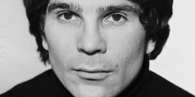 New Biography Explores the Life and Legacy of Playwright David Mamet Photo