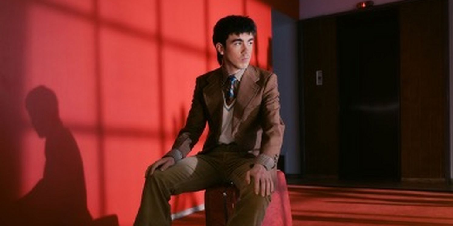 Declan Mckenna Shares New Track 'Elevator Hum'  Image