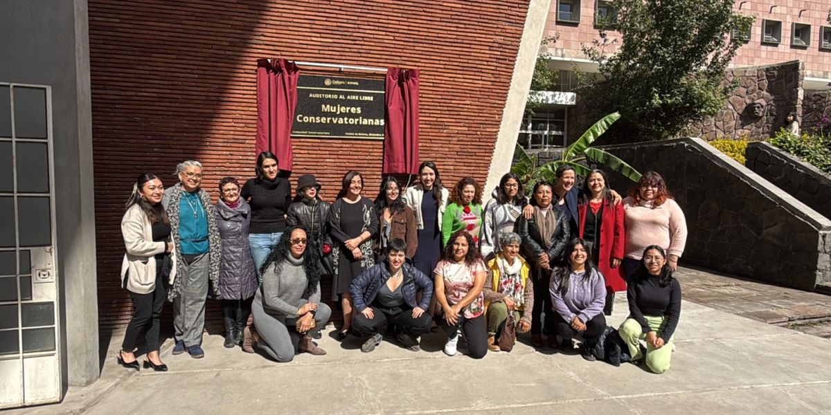 Develan En El Auditorio Al Aire Libre Del Conservatorio Nacional De Música La Placa De Mujeres Conservatorianas