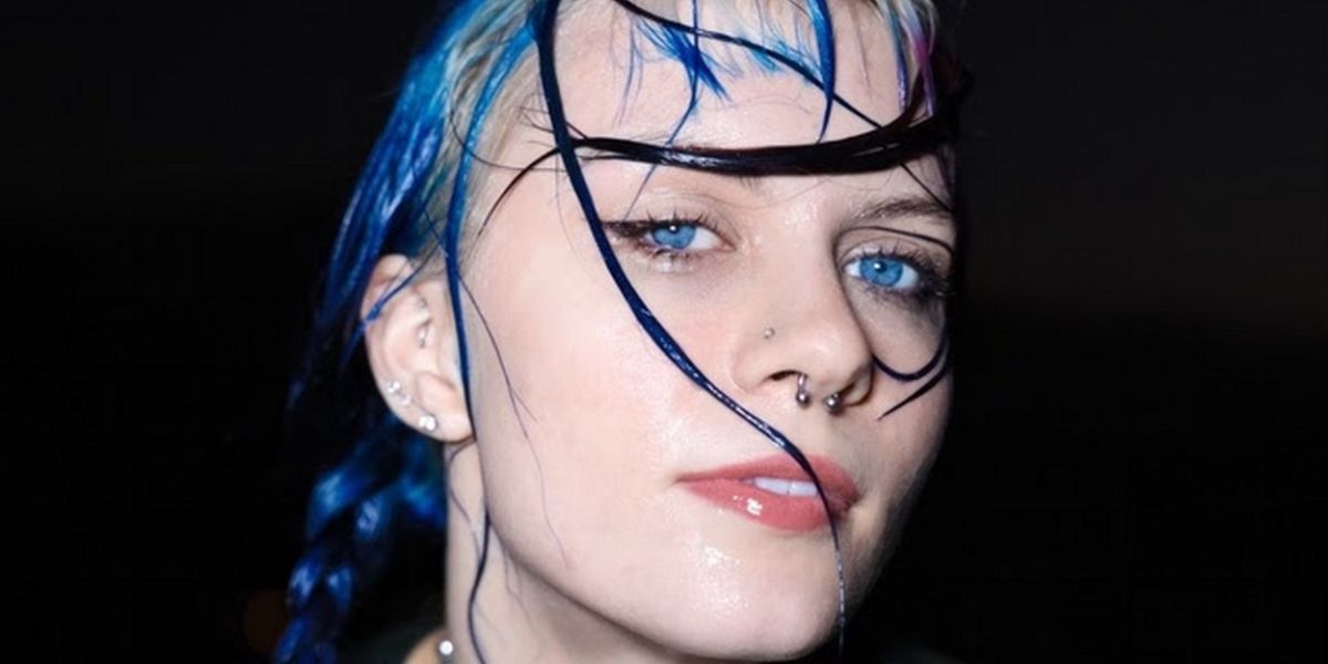 Devon Again Debuts New Song 'Deep'