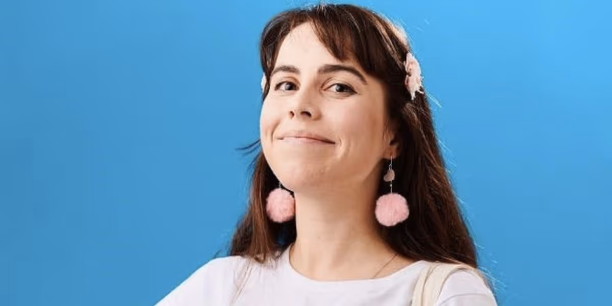 EDINBURGH 2025: Review: SARAH BRADLEY: JUST LIKE OTHER GIRLS, Gilded Balloon