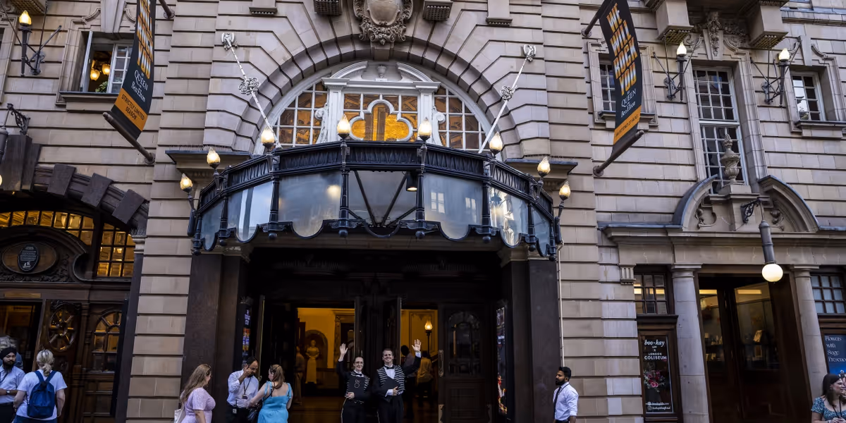 ENO Teams Up With Smartify For Digitalised Version of the ENO's Gilbert & Sullivan Walking Tour