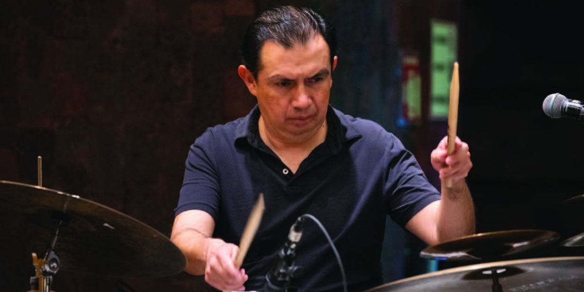 El Baterista Mexicano Adrián Oropeza Presentará Umbrales Sonoros En El Jardín Escénico
