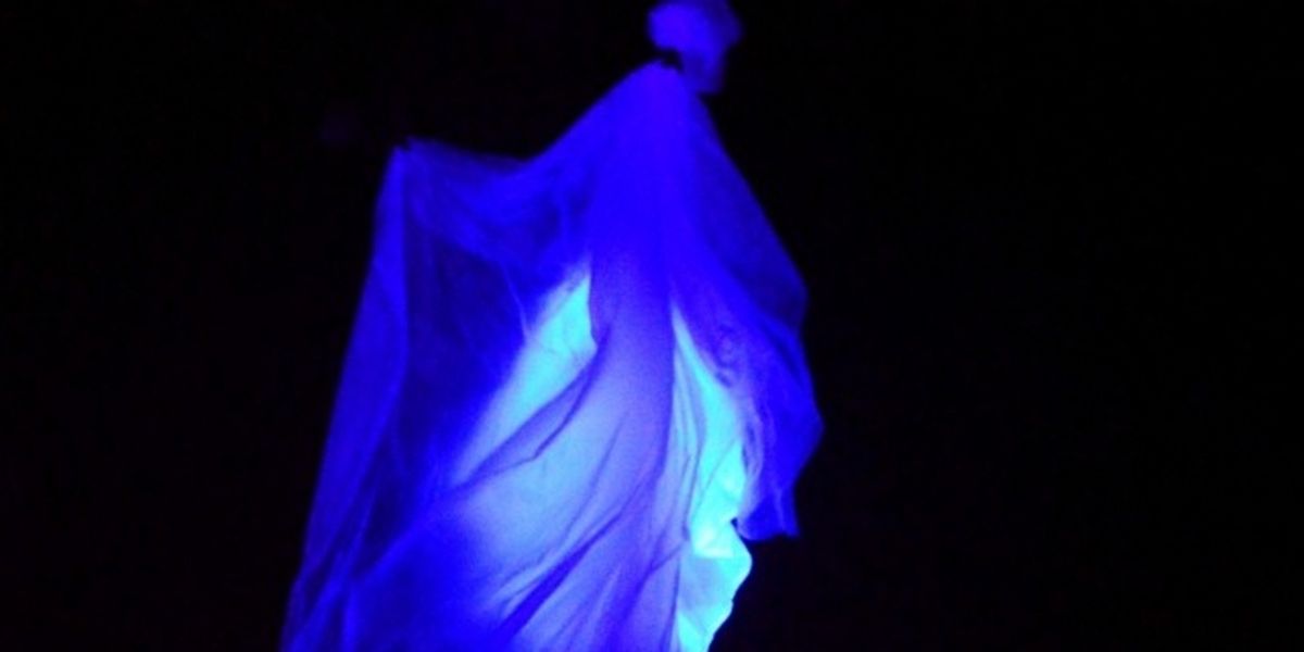 El Grupo Zigzag Danza Lleva Al Público A Un Universo Cambiante A Través De La Puesta En Escena Formas