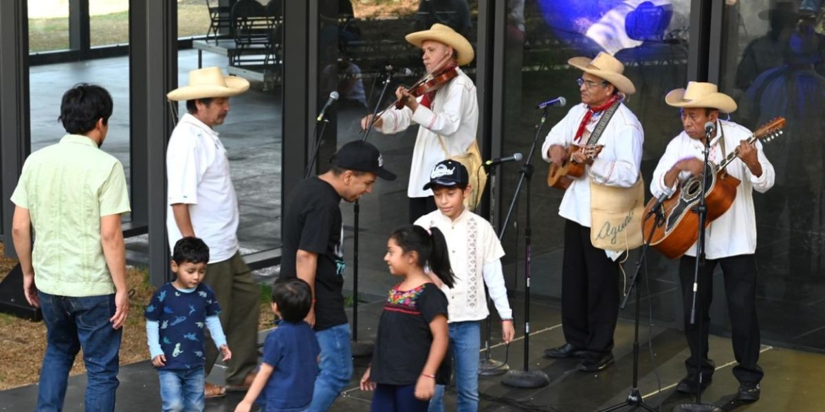 El Trío Aguacero Celebra 40 Años Dedicados Al Son Huasteco En La Sala Manuel M. Ponce