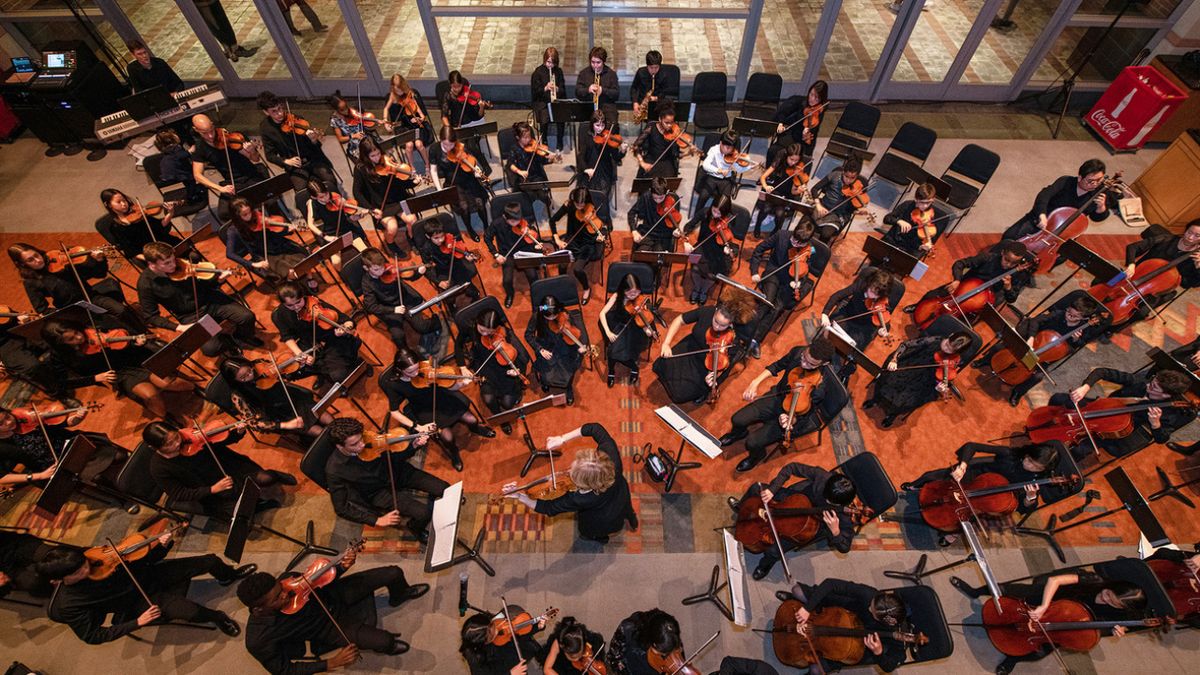 Elisabeth Morrow School Musicians to Open for Itzhak Perlman at NJPAC