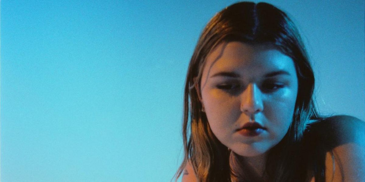 Eliza McLamb Shares New Single '16'