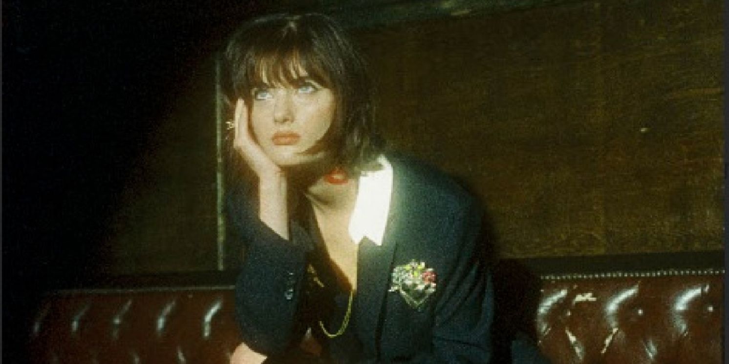 Emeline Premieres Playful & Empowered New Single 'Iconique'  Image