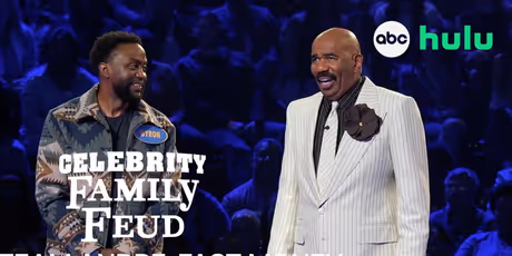 Eric Andre and Byron Bowers Face Off in FAST MONEY on CELEBRITY FAMILY FEUD Photo
