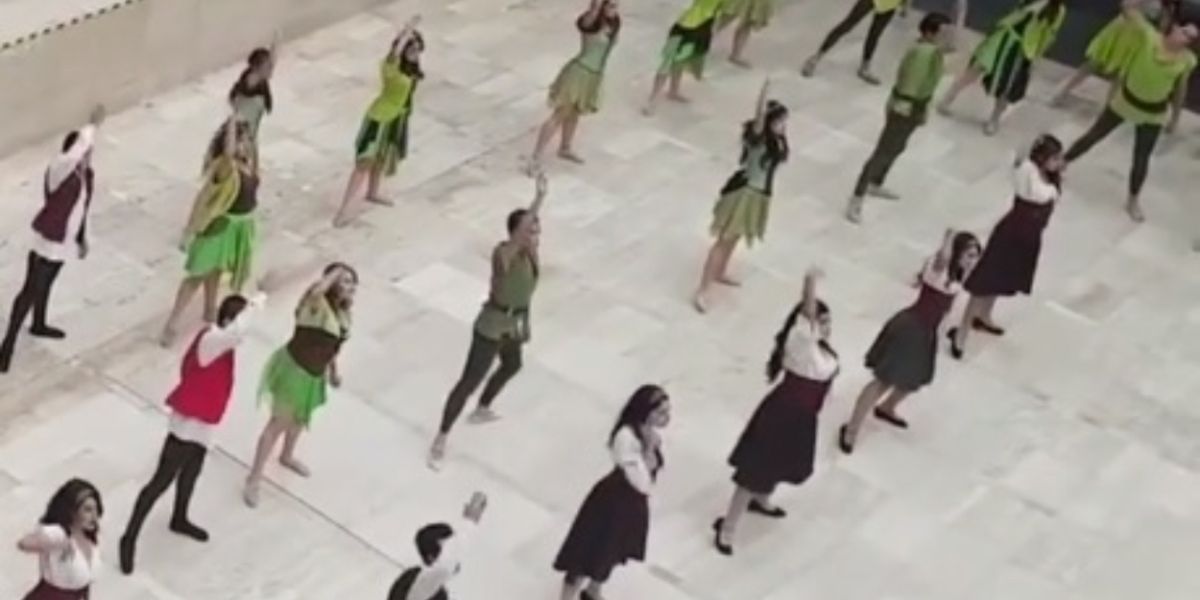 Estudiantado De Danza Clásica Y Contemporánea Realiza Prácticas Escénicas En El Foro Cultural Coyoacanense