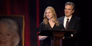 Exclusive: Laura Linney Wants You To Do Community Theater
