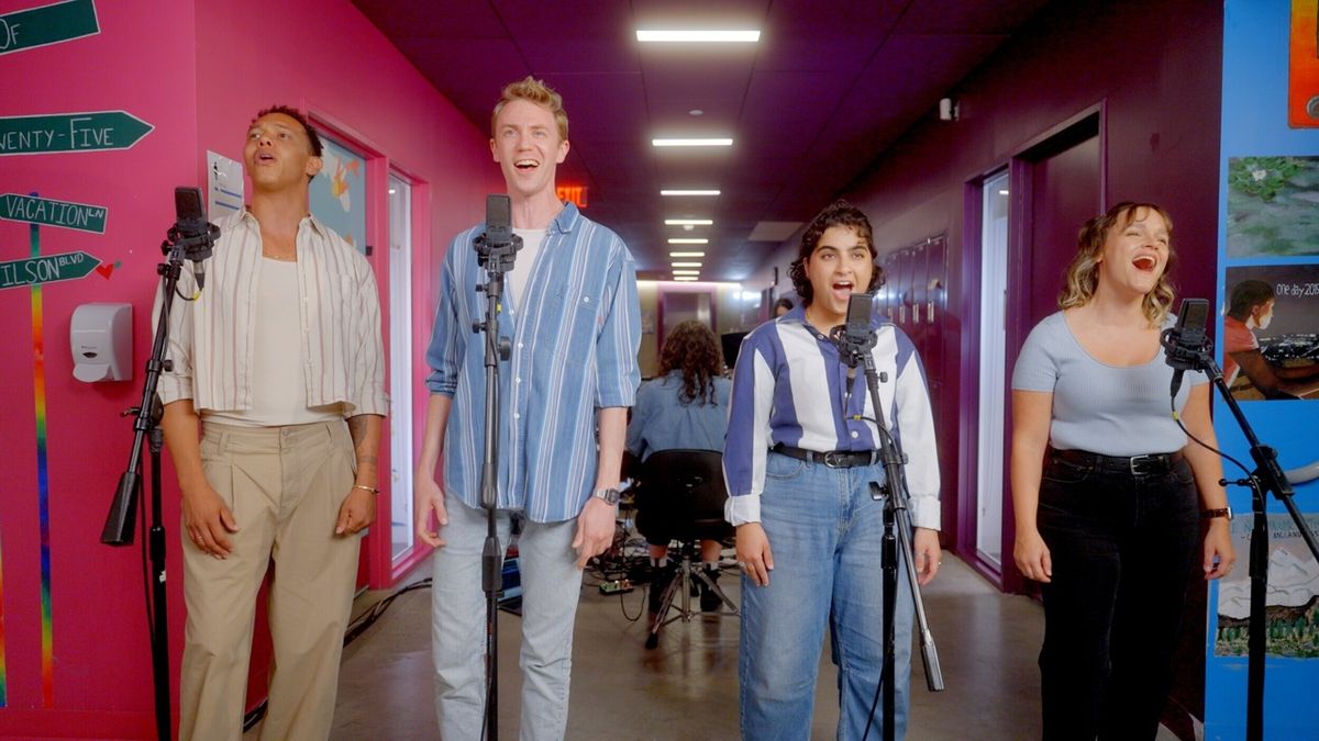 Exclusive: Signature Theatre's ALL THE WORLD'S A STAGE Cast Sings 'The Show Must Go On' Exclusive: Signature Theatre's ALL THE WORLD'S A STAGE Cast Sings 'The Show Must Go On'