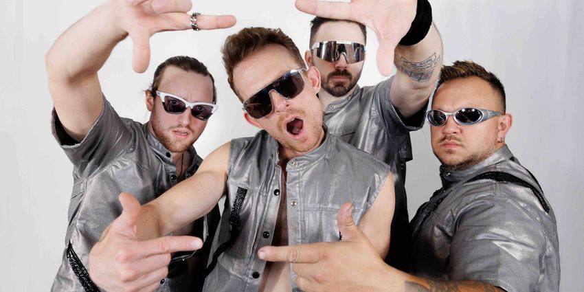 FOOL HOUSE Brings 90's Nostalgia to The District in Sioux Falls Photo