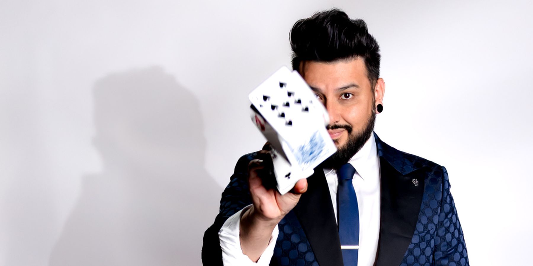 Favorite Luis Carreon to Return to Chicago Magic Lounge with New Show INTIMO