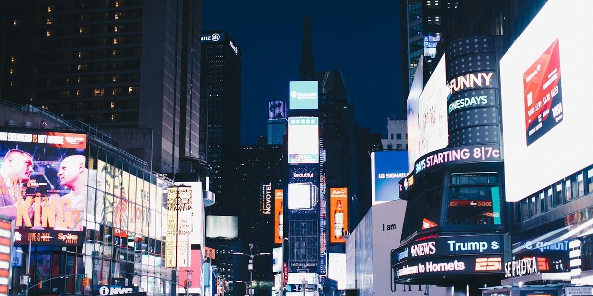 Cabaret Roundup: August 10-16 – Isaac Mizrahi, Spin Doctors & More in NYC