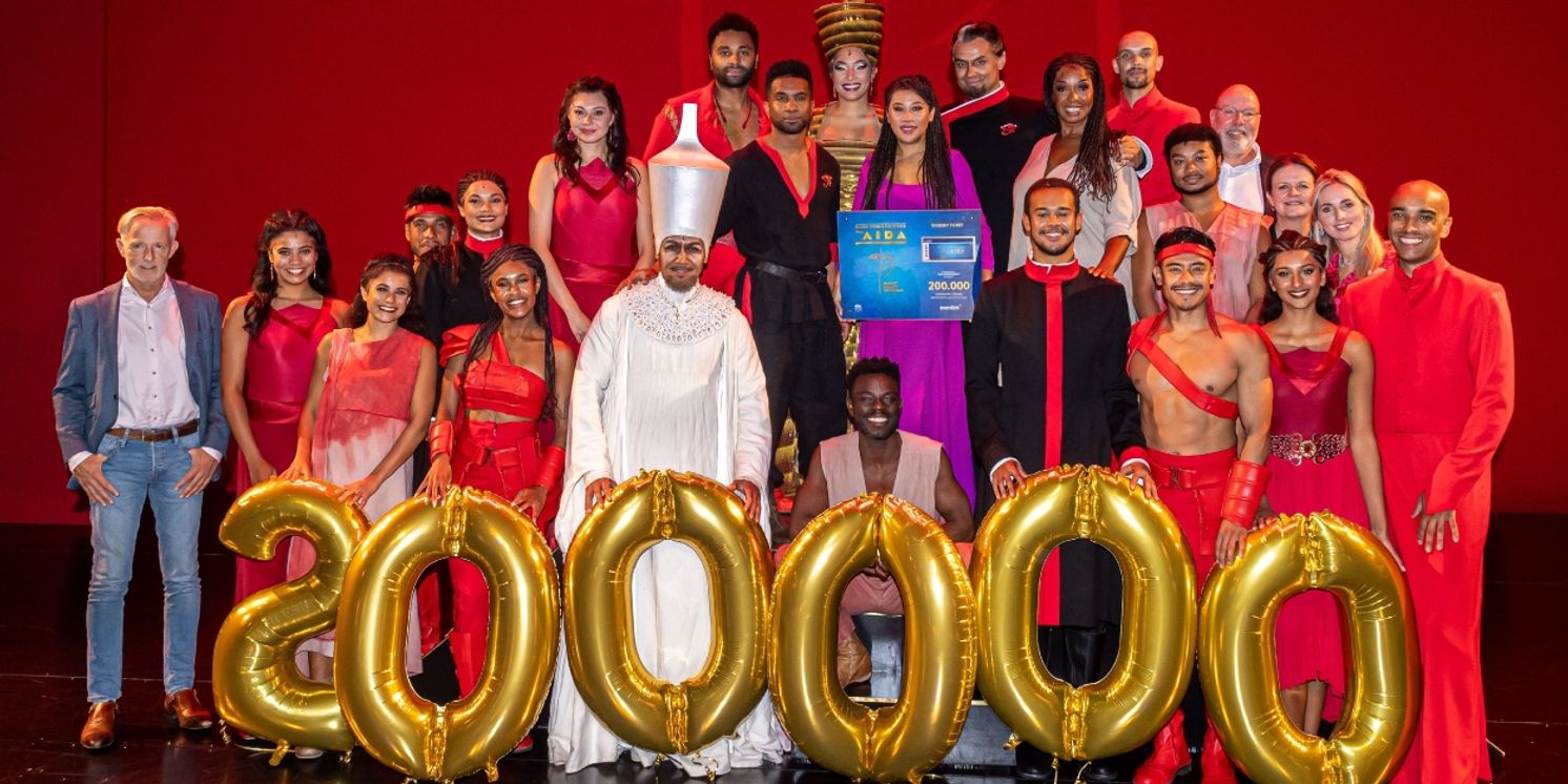Feature: CAST AIDA ONTVANGT GOUDEN TICKET AWARD VOOR MEER DAN 200.000 VERKOCHTE KAARTEN!  Image