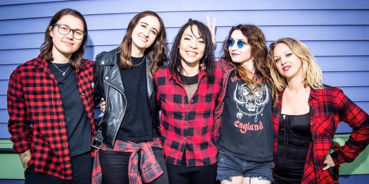 Feature: FINGERNAILS ARE PRETTY at Stickyz Rock N Roll Chicken Shack