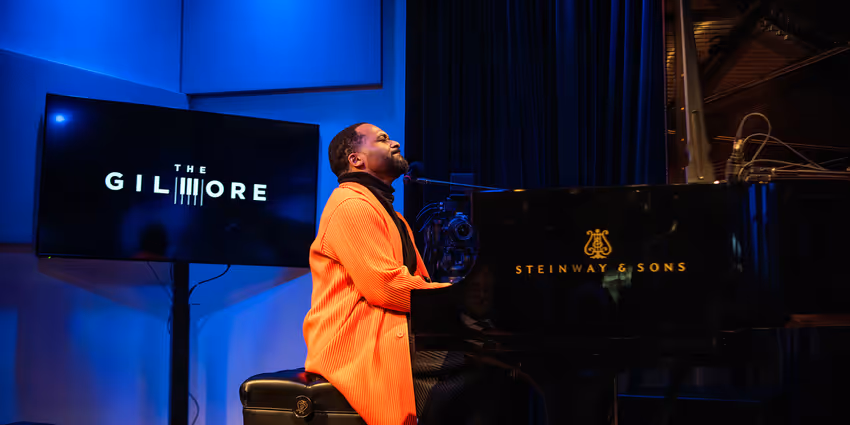 Grammy Winner Sullivan Fortner to Perform at 2026 Gilmore International Piano Festival Photo