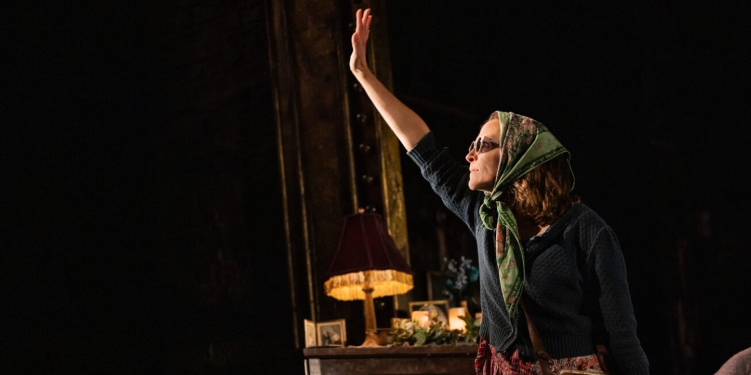 GIRL FROM THE NORTH COUNTRY's Jennifer Blood On 'A Show Like No Other You've Ever Seen'  Image