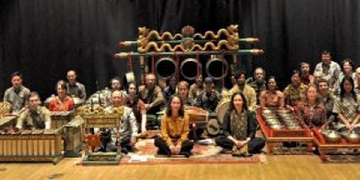 Gamelan Kusuma Laras and the Consulate General of the Republic of Indonesia Present KLENÈNGAN: CLASSICAL JAVANESE MUSIC IN AN INFORMAL SETTING 