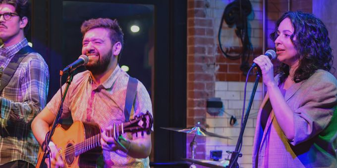GREEN DAY Acoustic Sing-Along Night Set For Quig’s Pub In Philadelphia Photos