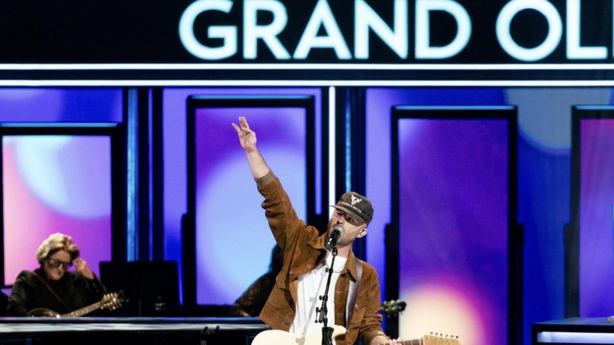 Greylan James Makes GRAND OLE OPRY Debut
