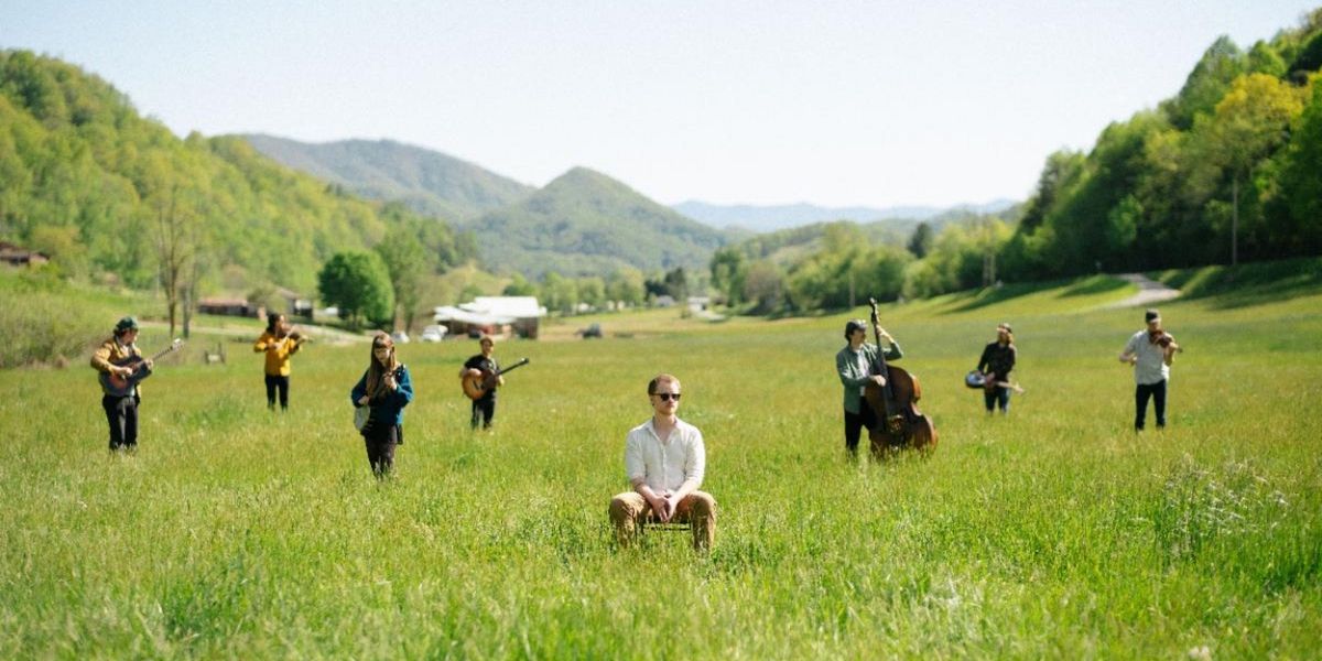 HOLLER CHOIR Shares New Single 'DARLENE'