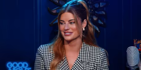 Hannah Stocking Reveals It Takes 11 Hours to Shoot a One-Minute Video Photo