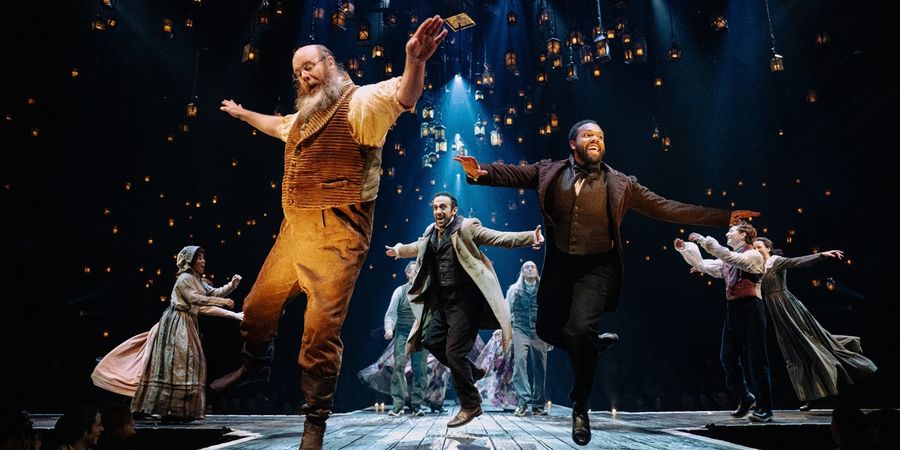 Wake Up With BroadwayWorld December 4, 2025- THE GREAT GATSBY Welcomes New Stars and More  Image