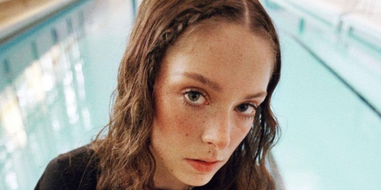 Holly Humberstone to Embark on First Ever North American Headline Tour in May 2024  Image