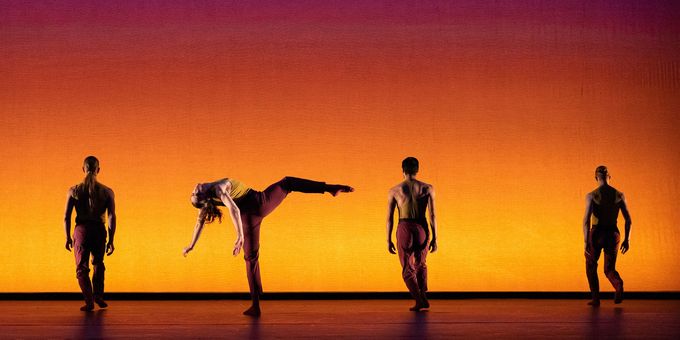 Hubbard Street Dance Chicago to Celebrate Artistic Director's 5th Anniversary wi Photos