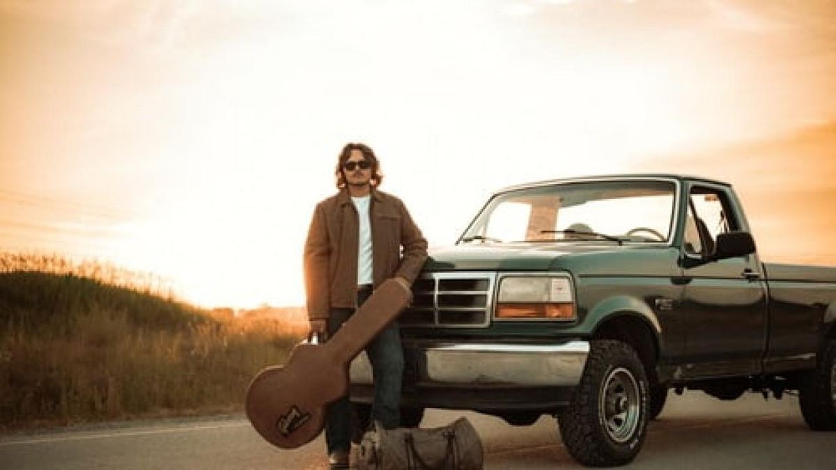 Hunter James Releases CHASING A SOUND Single