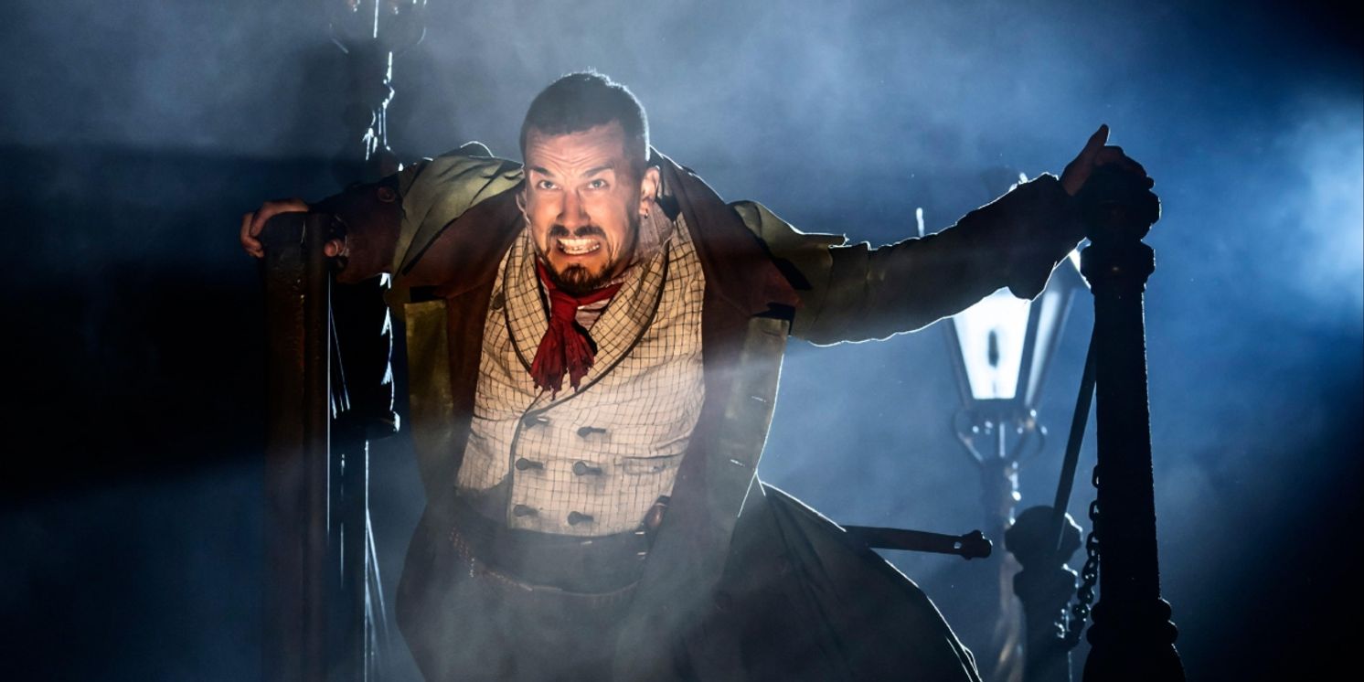 Interview: 'It's Very Emotionally Intense': Actor Aaron Sidwell on Playing Bill Sikes in OLIVER!  Image