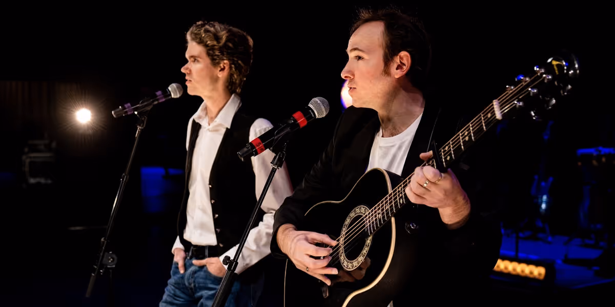 Interview: Brendan Jacob Smith of THE SIMON & GARFUNKEL STORY at Southern Theatre