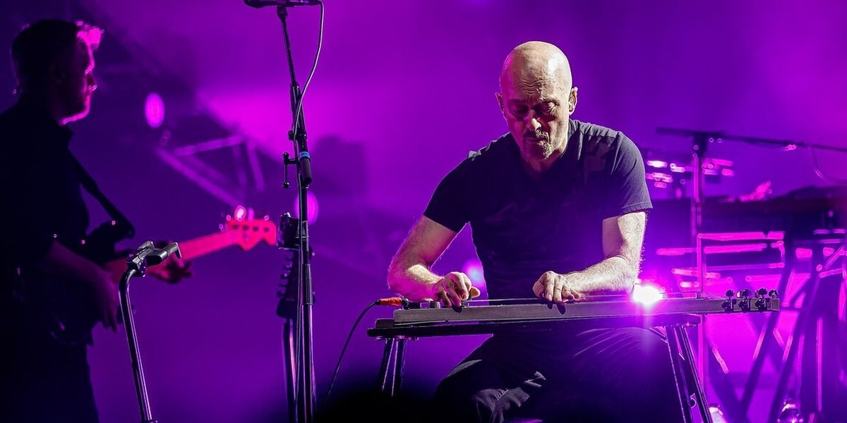 Interview: Damian Darlington of Brit Floyd's THE MOON, THE WALL AND BEYOND TOUR at Palace Theatre