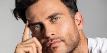 Interview: Cheyenne Jackson Performs SIGNS OF LIFE at The Hobby Center