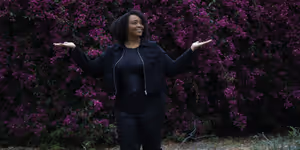 Interview: Dara Starr Tucker Focuses on the Moment in Album TIME WOULDN'T WAIT