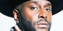 Interview: Douglas Lyons of DON'T TOUCH MY HAIR at Unicorn Theatre