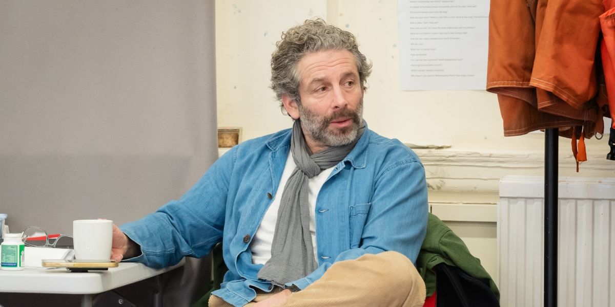Interview: 'It's Irritating To Be Suddenly Old and Wise': Actor Elliot Levey on Playing Polonius in HAMLET