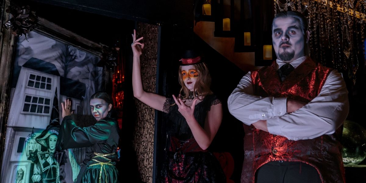 Interview: Isabella Fox, Mik Motta, Brendan Hale, Daniel James Roth, Maddy Morgan of ENCHANTE SOIREE CHATEAU at Valleyfair