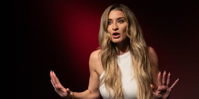 Interview: Nicole Travolta Talks Shopping Addiction in New Show at SoHo Playhouse Photo