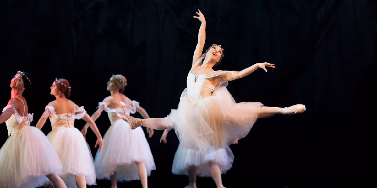 Interview: Shohei Iwahama of LES BALLETS TROCKADERO DE MONTE CARLO