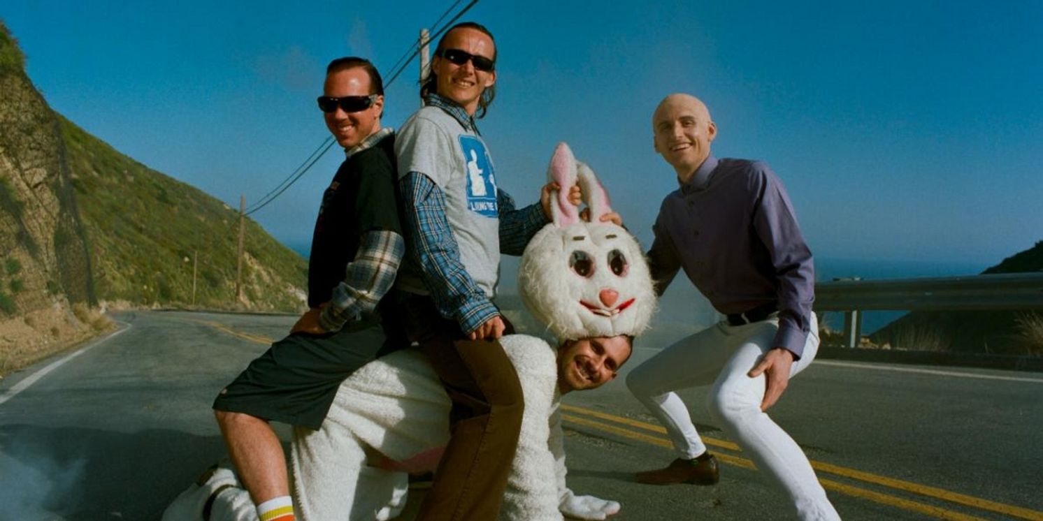 Irontom Announce Their Upcoming Album With Release of 'Super//Star' Single  Image